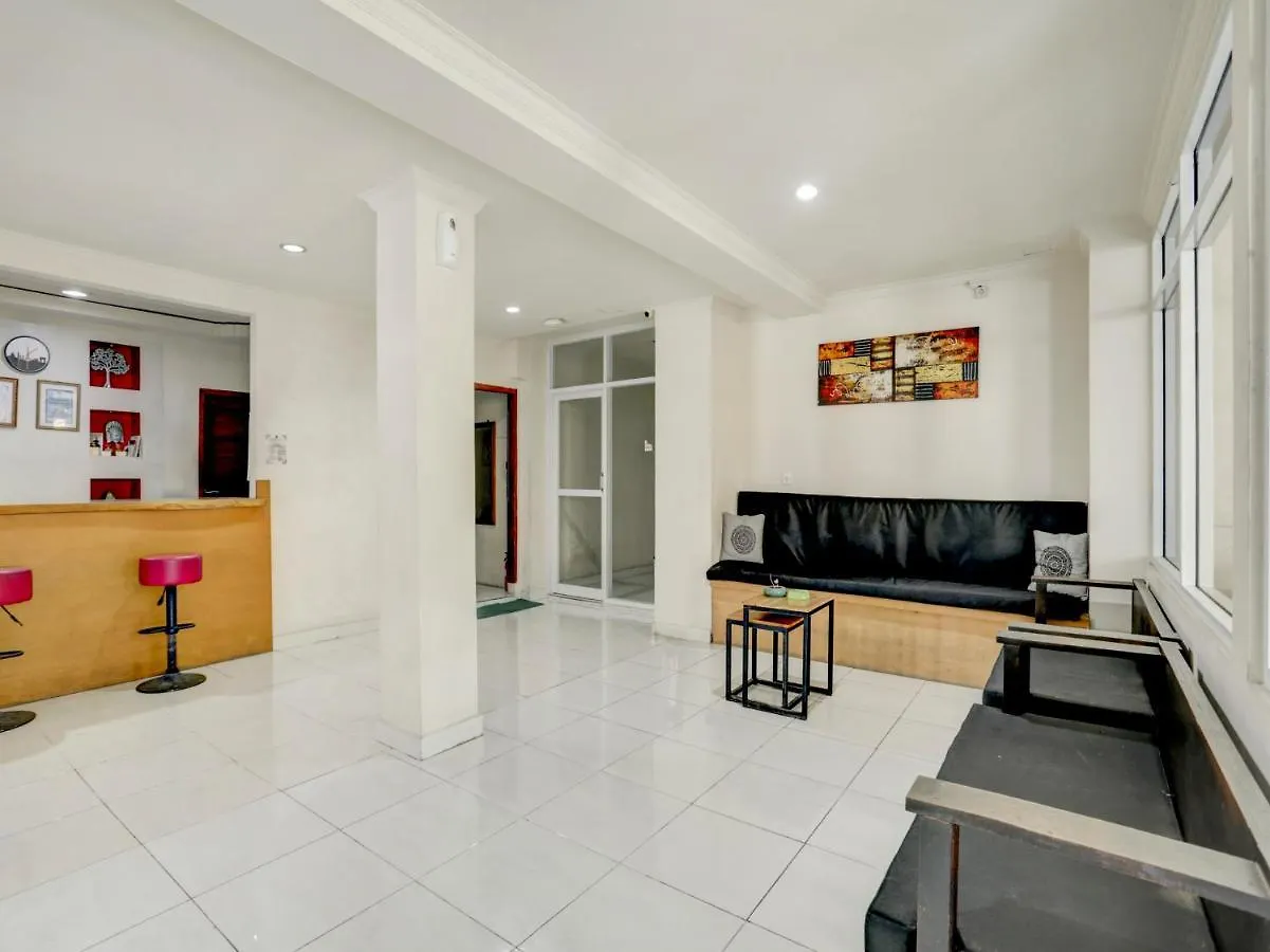 Oyo 3950 The Ratna Hotel Kuta