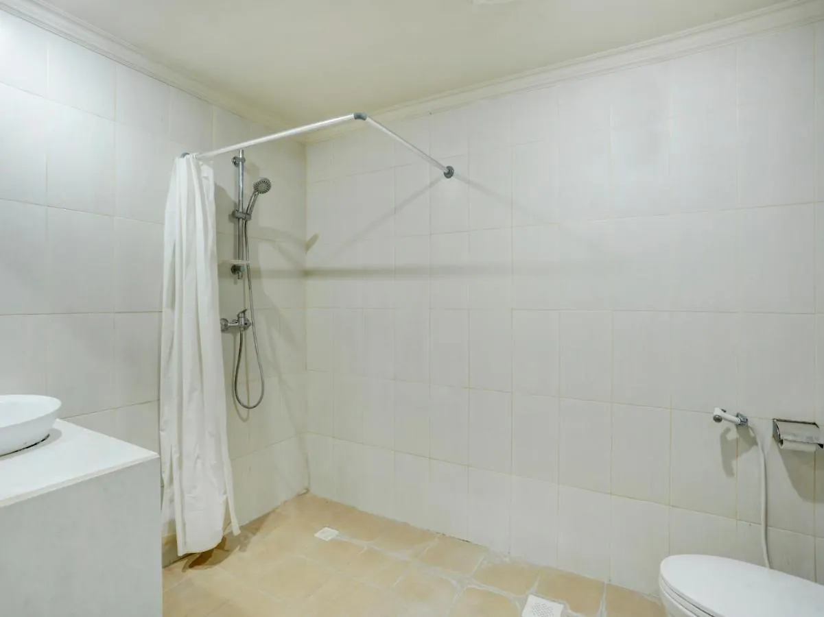**  Oyo 3950 The Ratna Hotel Kuta  Indonesia