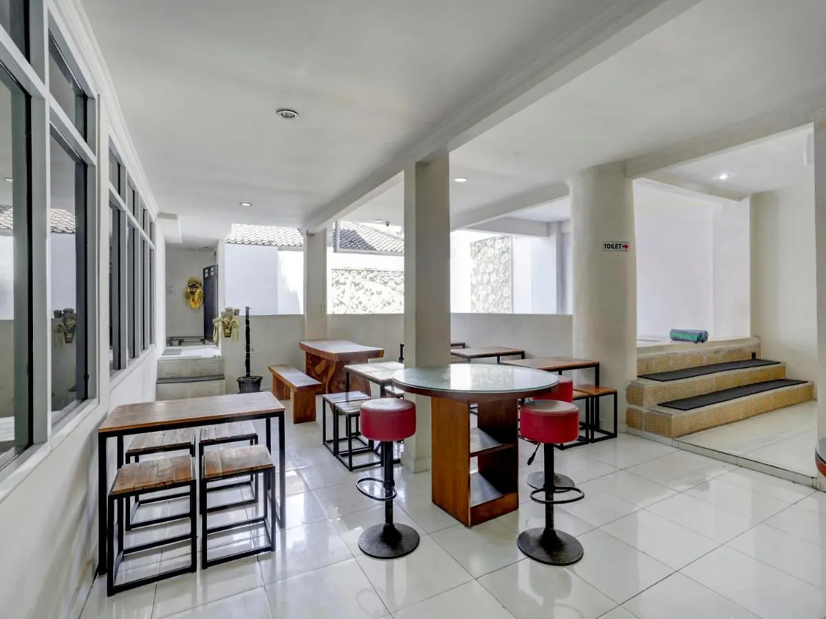 Oyo 3950 The Ratna Hotel Kuta