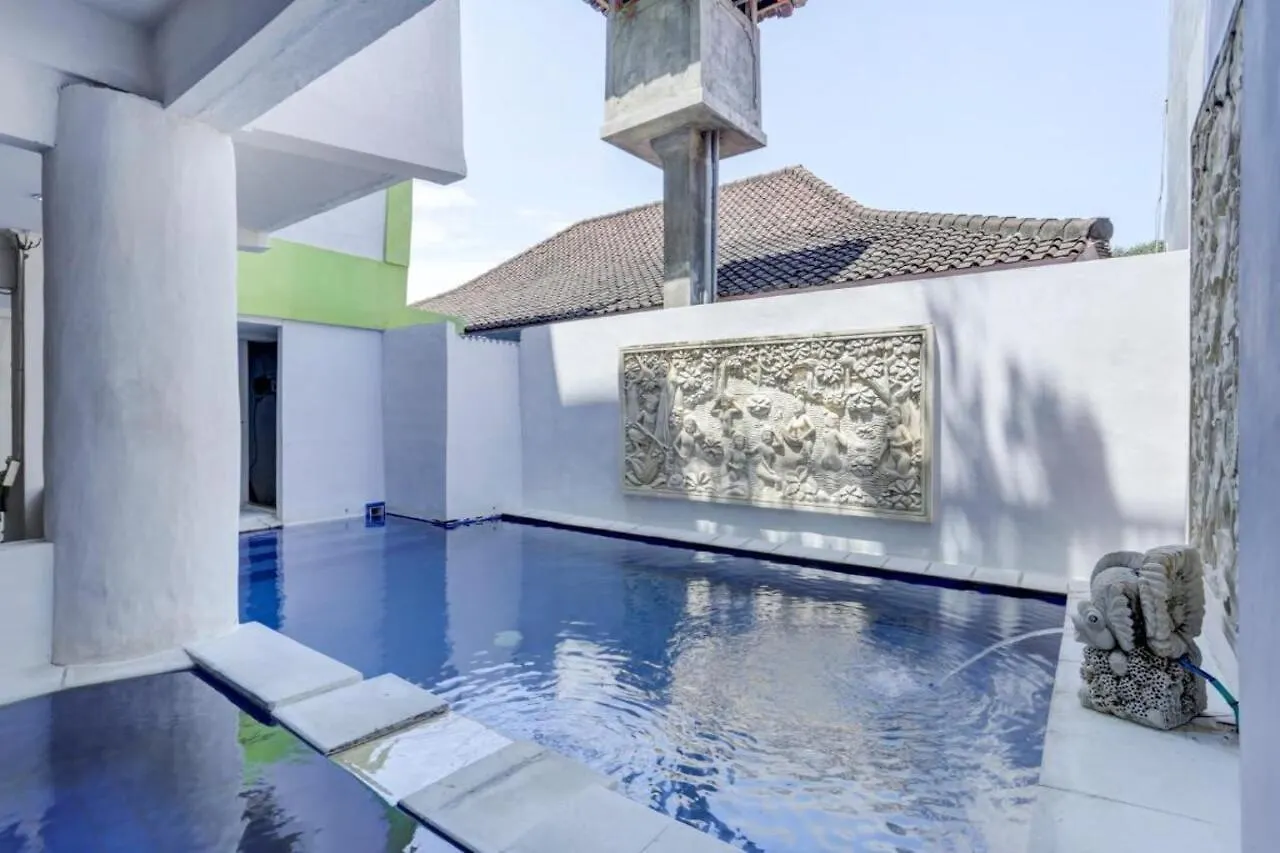Oyo 3950 The Ratna Hotel Kuta  Indonesia